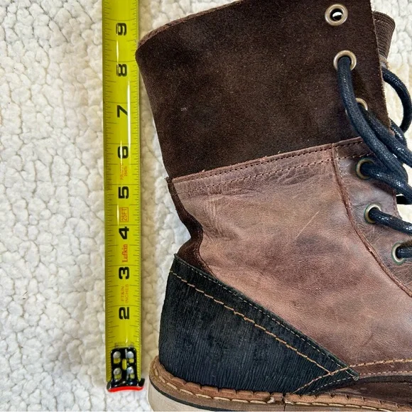 Rugged Men's Leather Lace-Up Boots - Picture 9 of 11